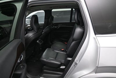 2019 Volvo XC90 T6 Momentum