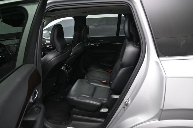 2019 Volvo XC90 T6 Momentum