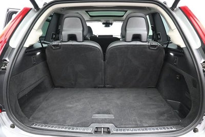 2019 Volvo XC90 T6 Momentum