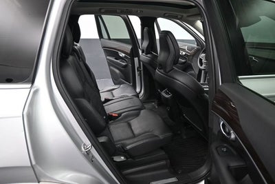 2019 Volvo XC90 T6 Momentum