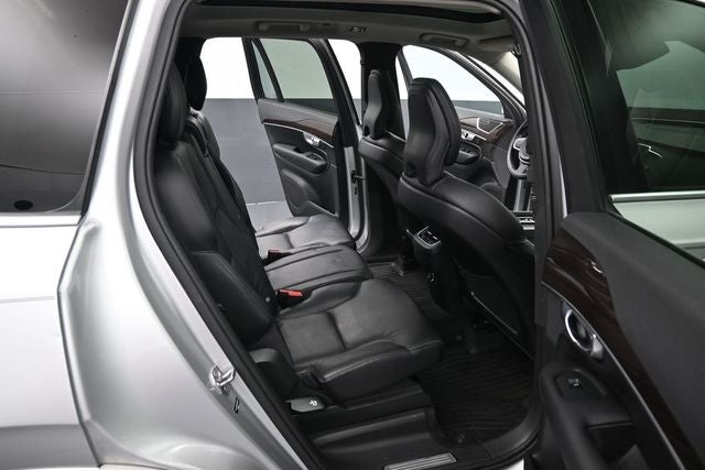 2019 Volvo XC90 T6 Momentum