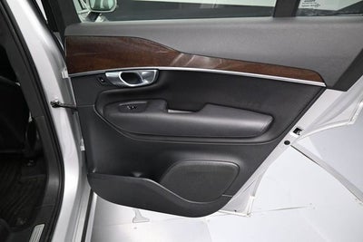 2019 Volvo XC90 T6 Momentum