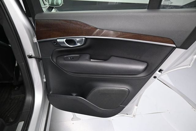 2019 Volvo XC90 T6 Momentum