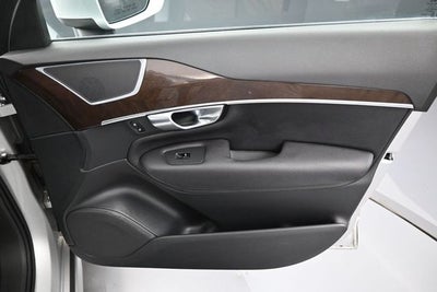 2019 Volvo XC90 T6 Momentum