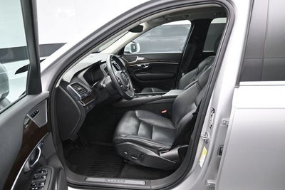 2019 Volvo XC90 T6 Momentum