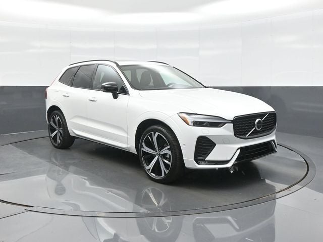2023 Volvo XC60 B5 Ultimate Dark Theme