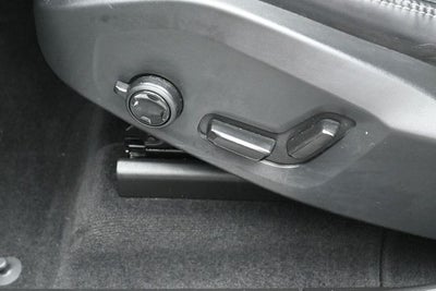 2023 Volvo XC60 B5 Ultimate Dark Theme