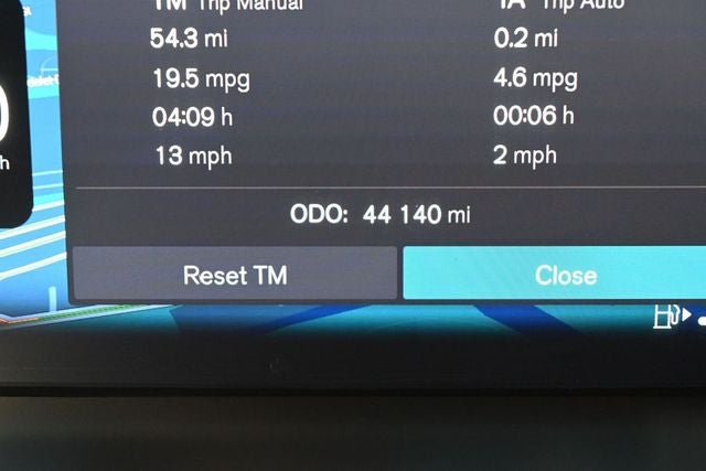 2023 Volvo XC60 B5 Ultimate Dark Theme
