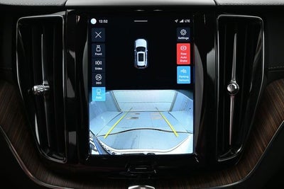 2023 Volvo XC60 B5 Ultimate Dark Theme