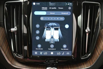 2023 Volvo XC60 B5 Ultimate Dark Theme