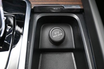2023 Volvo XC60 B5 Ultimate Dark Theme
