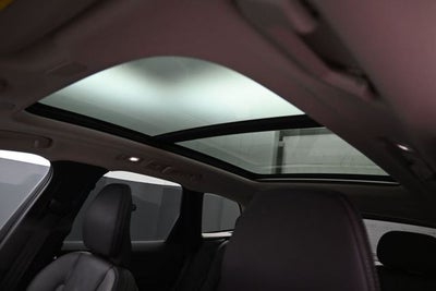 2023 Volvo XC60 B5 Ultimate Dark Theme