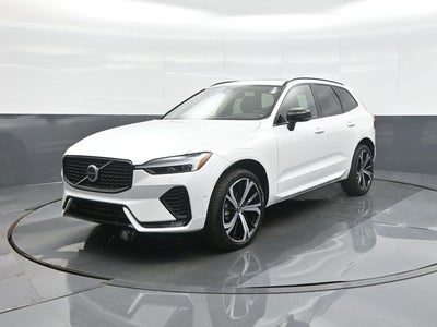 2023 Volvo XC60 B5 Ultimate Dark Theme