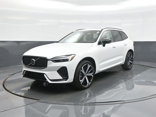 2023 Volvo XC60 B5 Ultimate Dark Theme