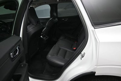 2023 Volvo XC60 B5 Ultimate Dark Theme