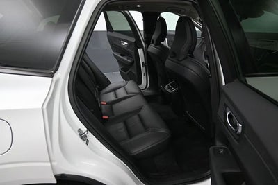2023 Volvo XC60 B5 Ultimate Dark Theme