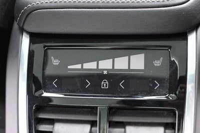 2023 Volvo XC60 B5 Ultimate Dark Theme
