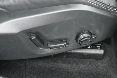 2023 Volvo XC60 B5 Ultimate Dark Theme