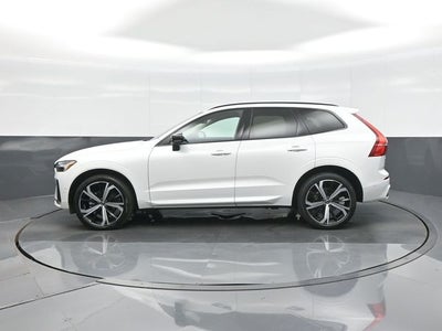 2023 Volvo XC60 B5 Ultimate Dark Theme