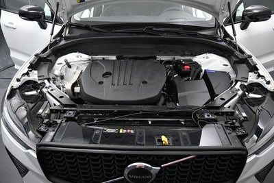 2023 Volvo XC60 B5 Ultimate Dark Theme