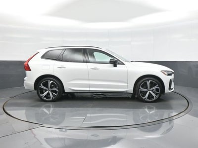 2023 Volvo XC60 B5 Ultimate Dark Theme